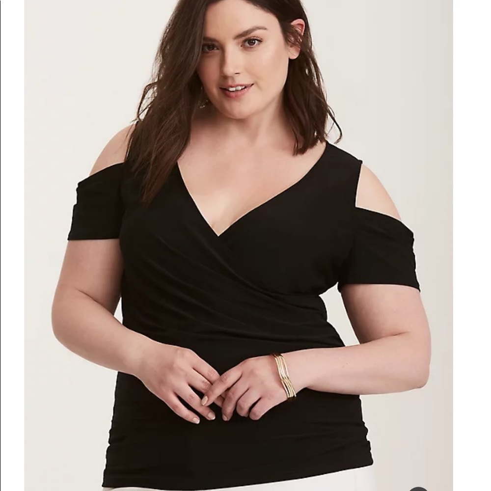 Torrid cold shoulder surplice top size 0